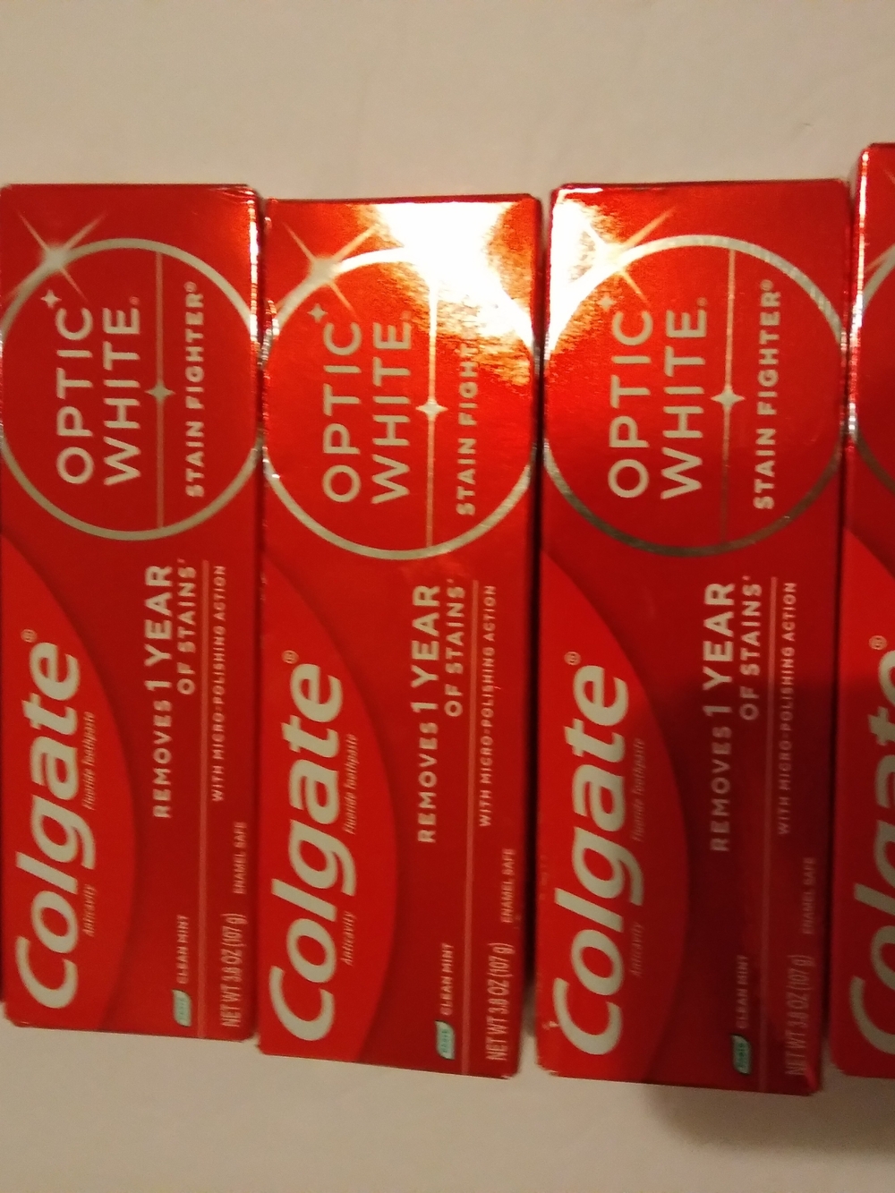 Colgate Optic White Toothpaste - Red